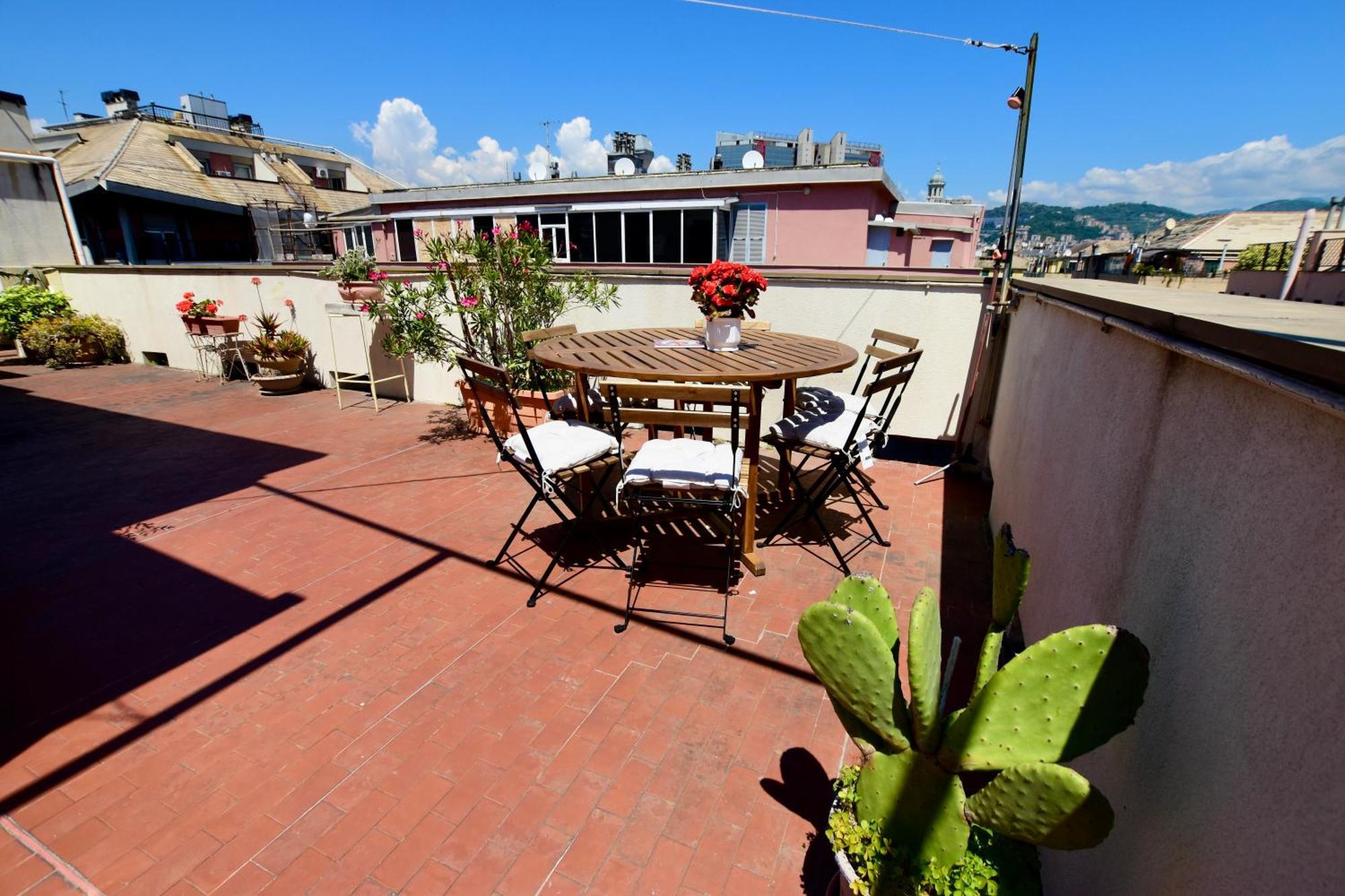 Classicosuitetti Attico Con Terrazzo Al Piano Genoa