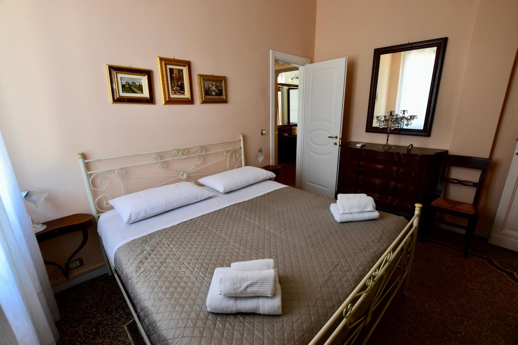Apartment Classicosuitetti Attico Con Terrazzo Al Piano Genua
